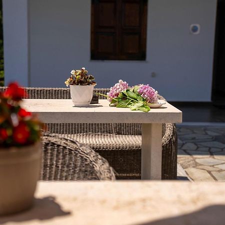 Paradeisos Rooms Agios Dimitrios Exterior foto