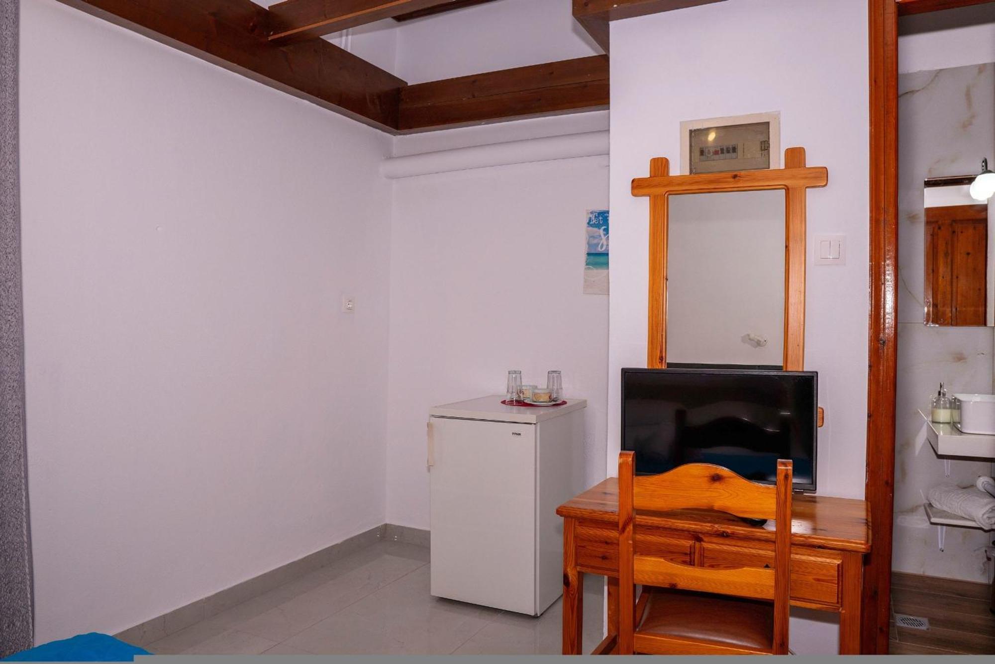 Paradeisos Rooms Agios Dimitrios Exterior foto